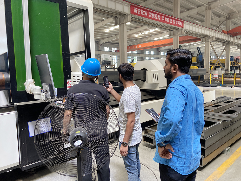 Vmade CNC Welcome India Customer to Visit